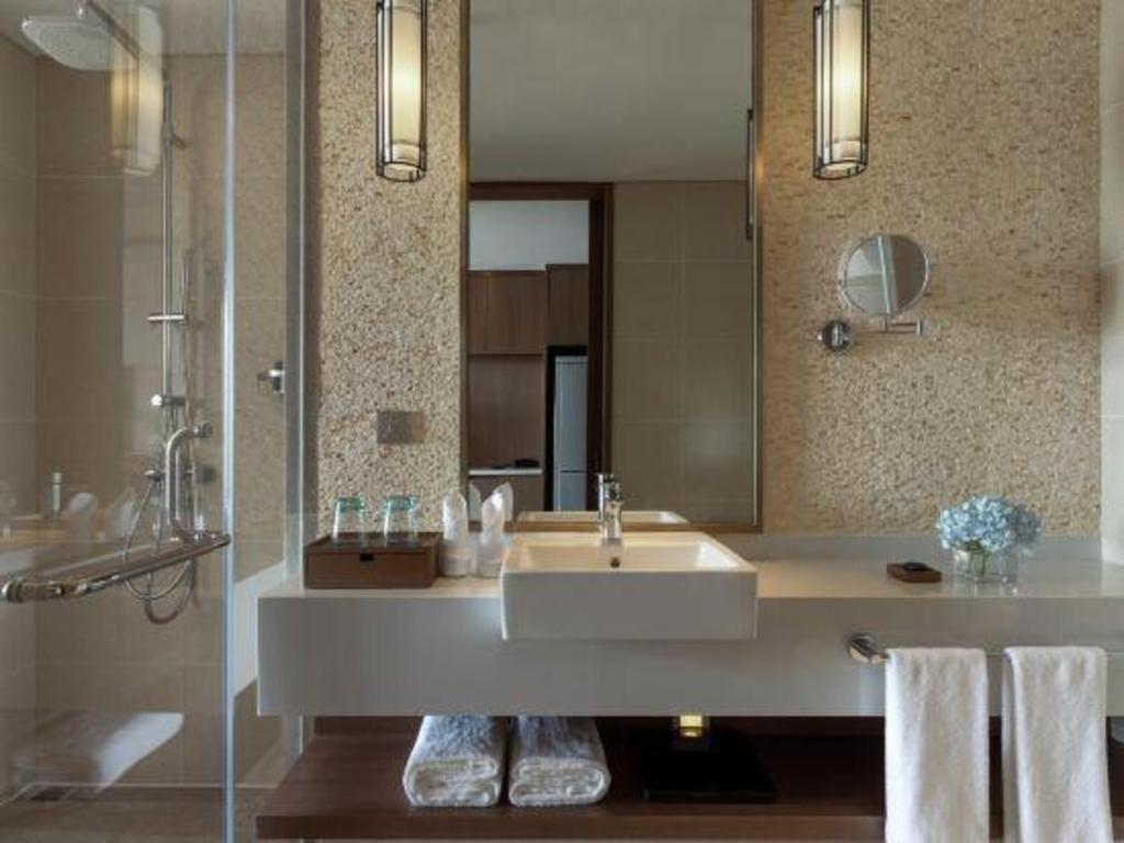 Narada Resort Hotel Sanya Pleasant Bay Exterior photo