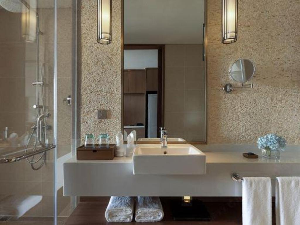 Narada Resort Hotel Sanya Pleasant Bay Exterior photo