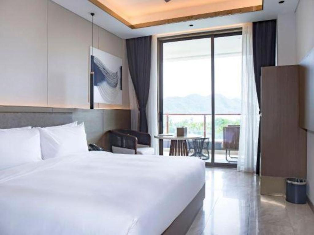 Narada Resort Hotel Sanya Pleasant Bay Exterior photo