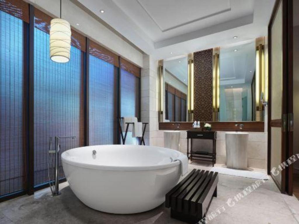 Narada Resort Hotel Sanya Pleasant Bay Exterior photo